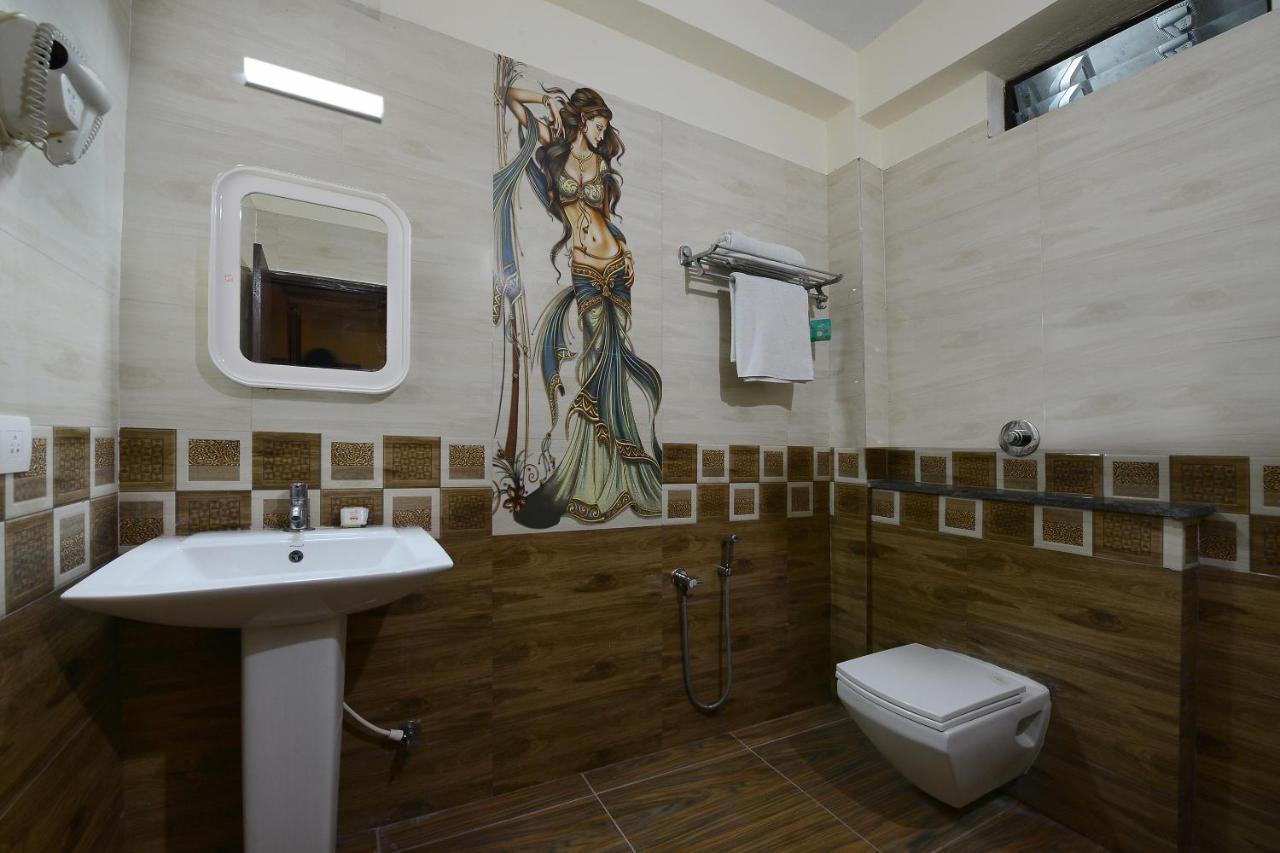 Capital O Hotel Samanvi International Belur  Εξωτερικό φωτογραφία