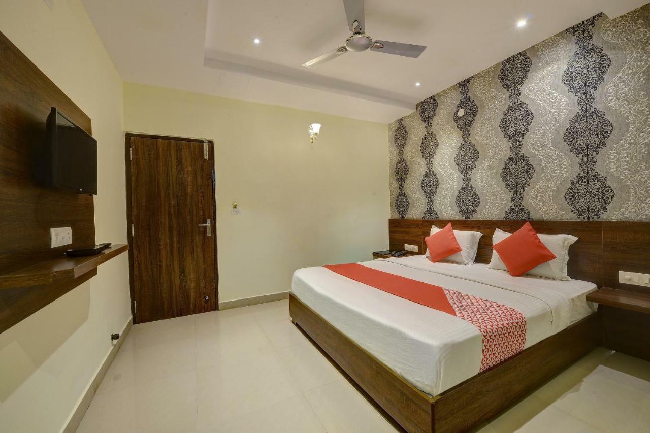 Capital O Hotel Samanvi International Belur  Εξωτερικό φωτογραφία
